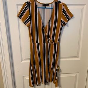 ☆ NWOT flowy mustard striped dress ☆